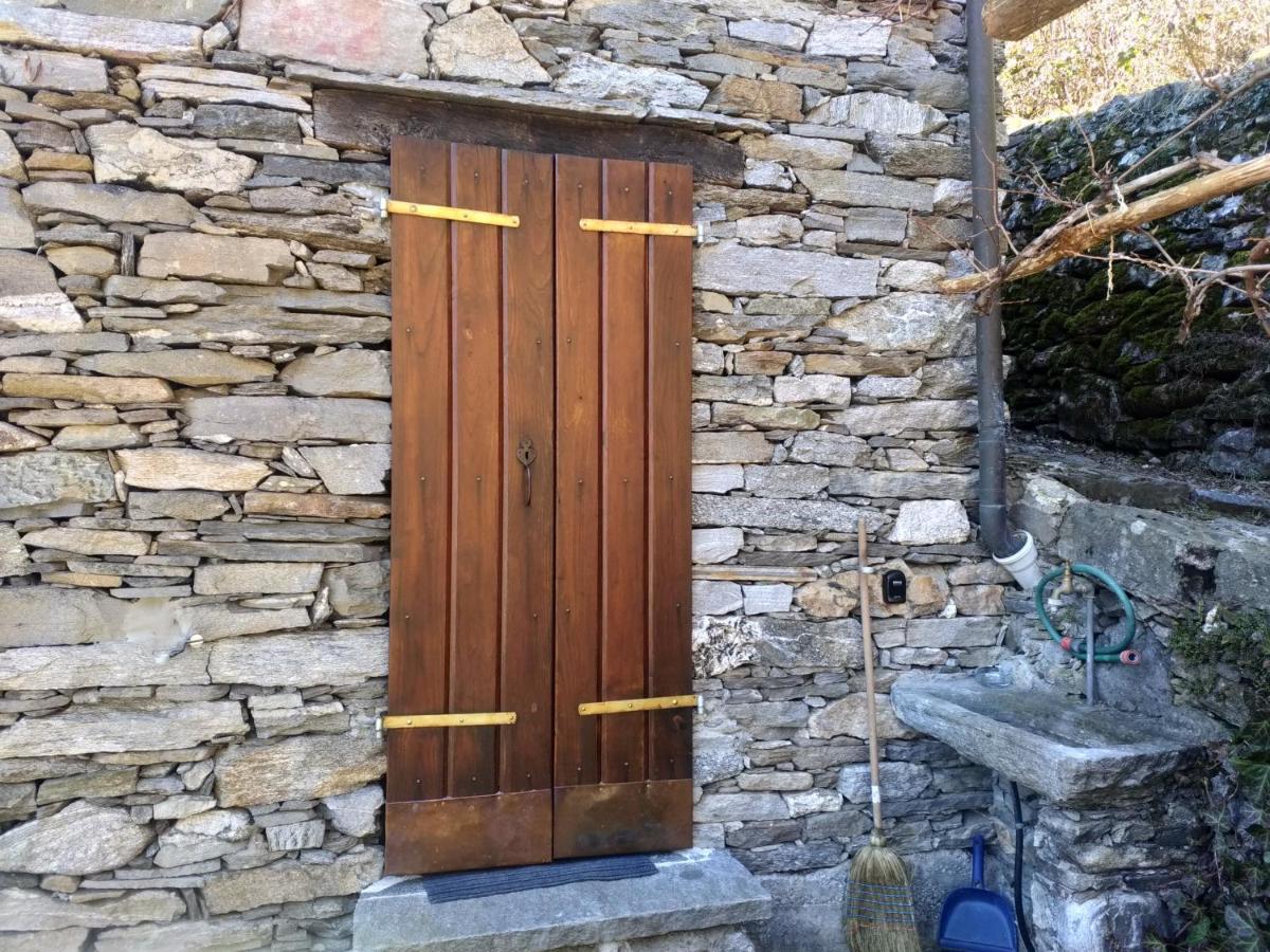 הוילה אינטרניה Rustico "Casa Di Sasso" מראה חיצוני תמונה
