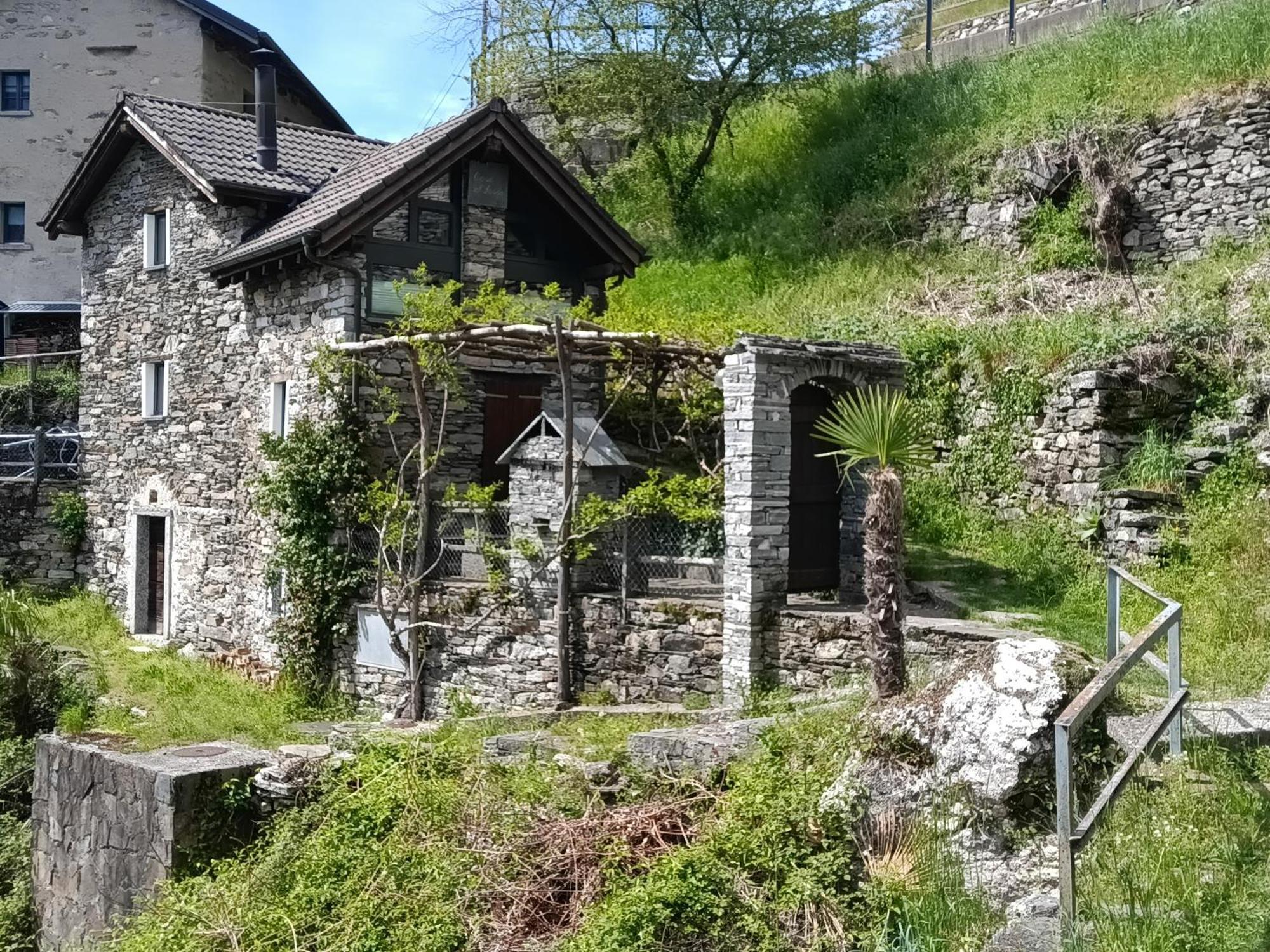 הוילה אינטרניה Rustico "Casa Di Sasso" מראה חיצוני תמונה